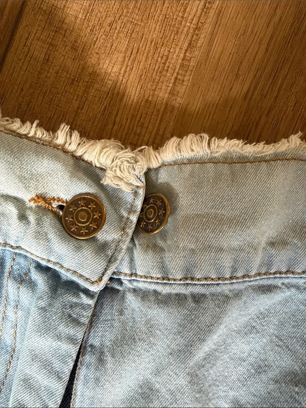 Light Wash Star-Appliqué Paper Lace brand jeans - Picture 3 of 5